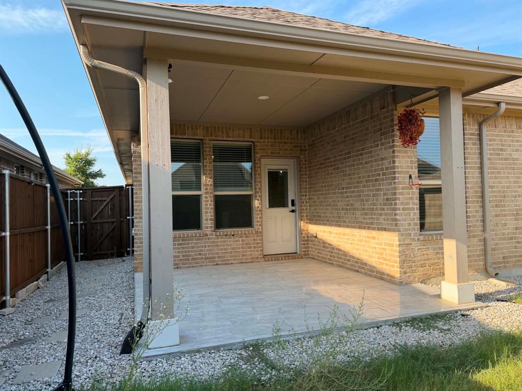 1033 Almond Street Property Photo 20
