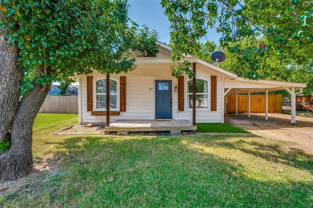 117 E Division Street Property Photo 1