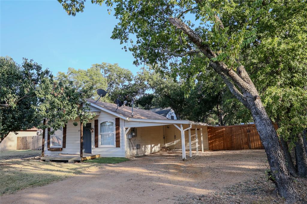 117 E Division Street Property Photo 2