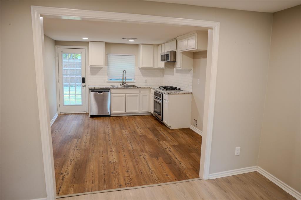 117 E Division Street Property Photo 5