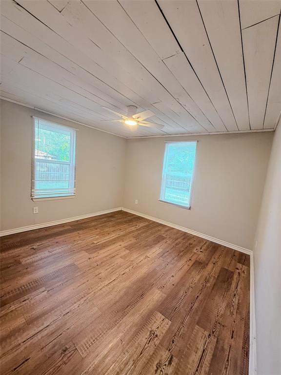 117 E Division Street Property Photo 8