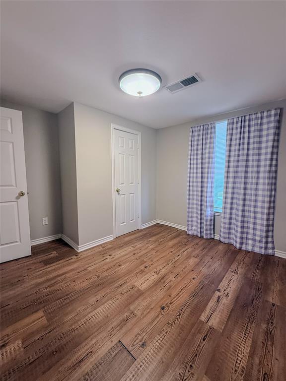 117 E Division Street Property Photo 9