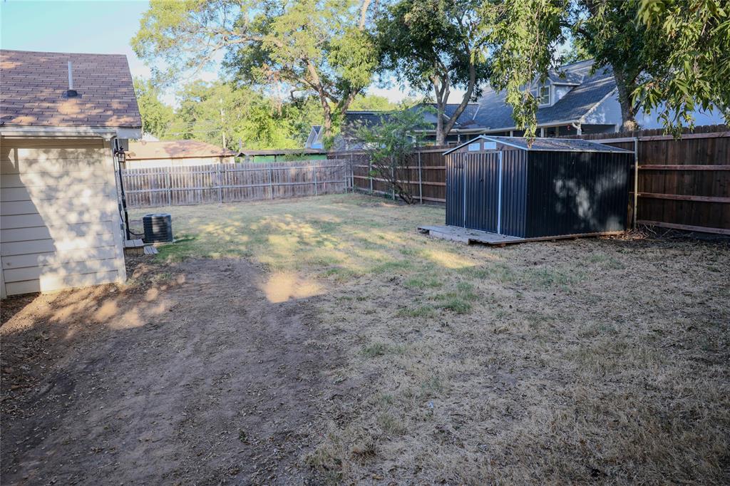 117 E Division Street Property Photo 12