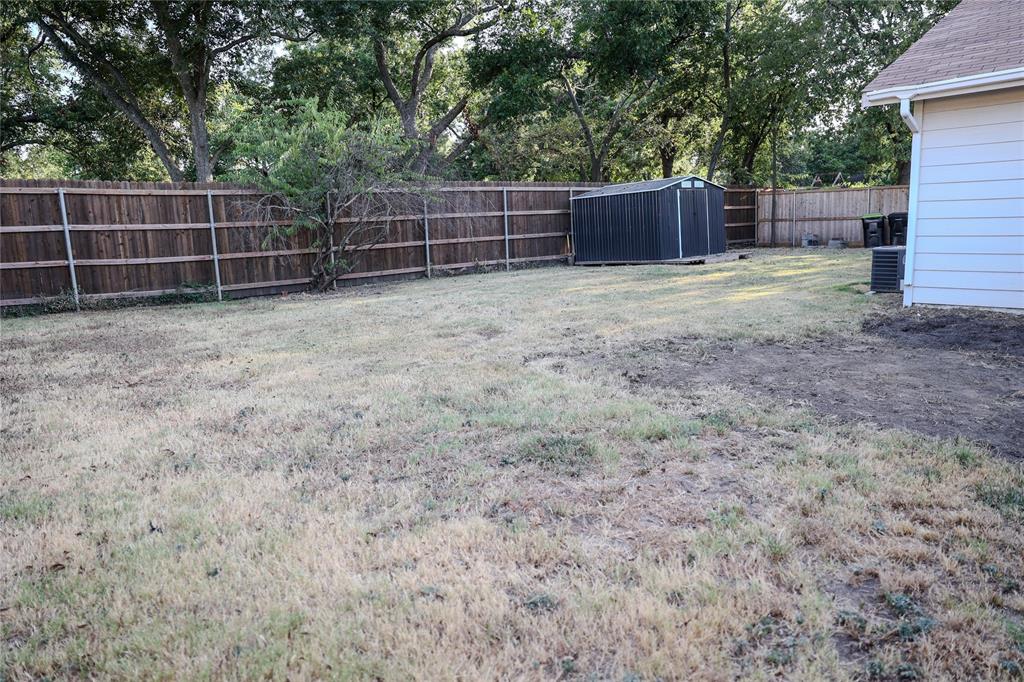 117 E Division Street Property Photo 13