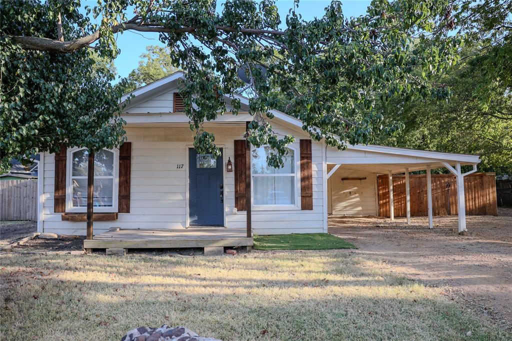 117 E Division Street Property Photo 17