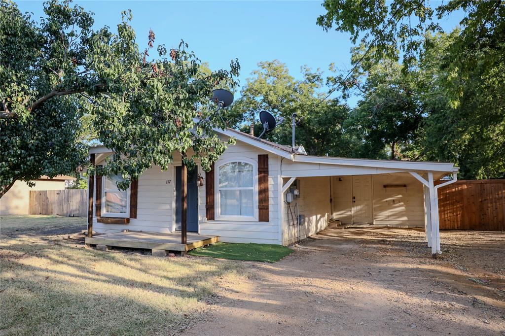 117 E Division Street Property Photo 18