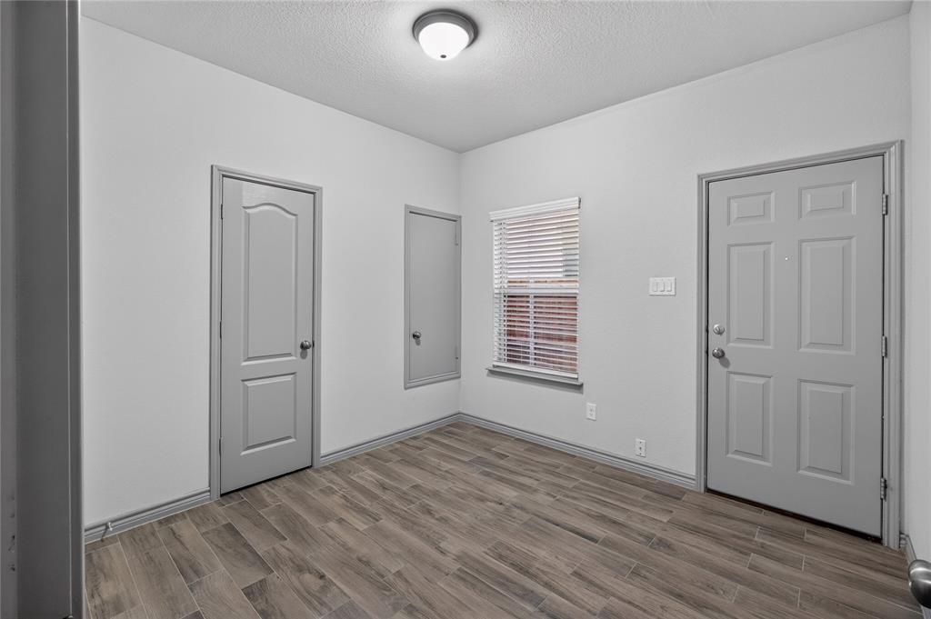 8209 Spruce Meadows Drive Property Photo 8