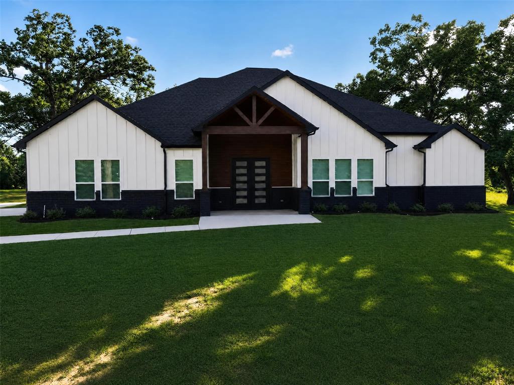 153 Crestview Drive Property Photo 1