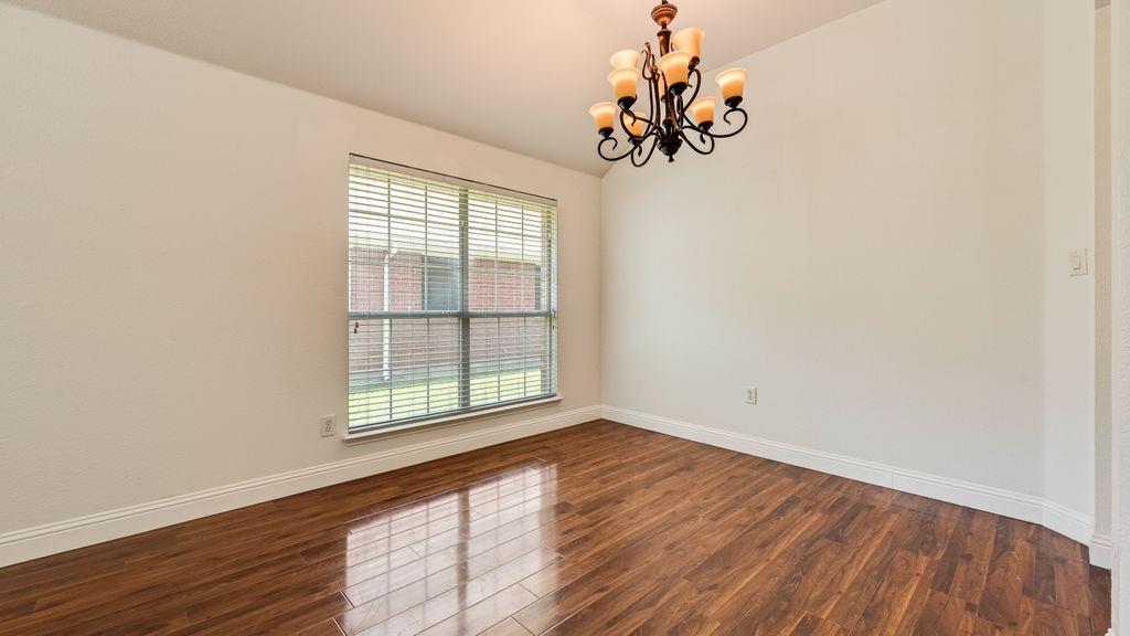 2311 Forest Park Circle Property Photo 7