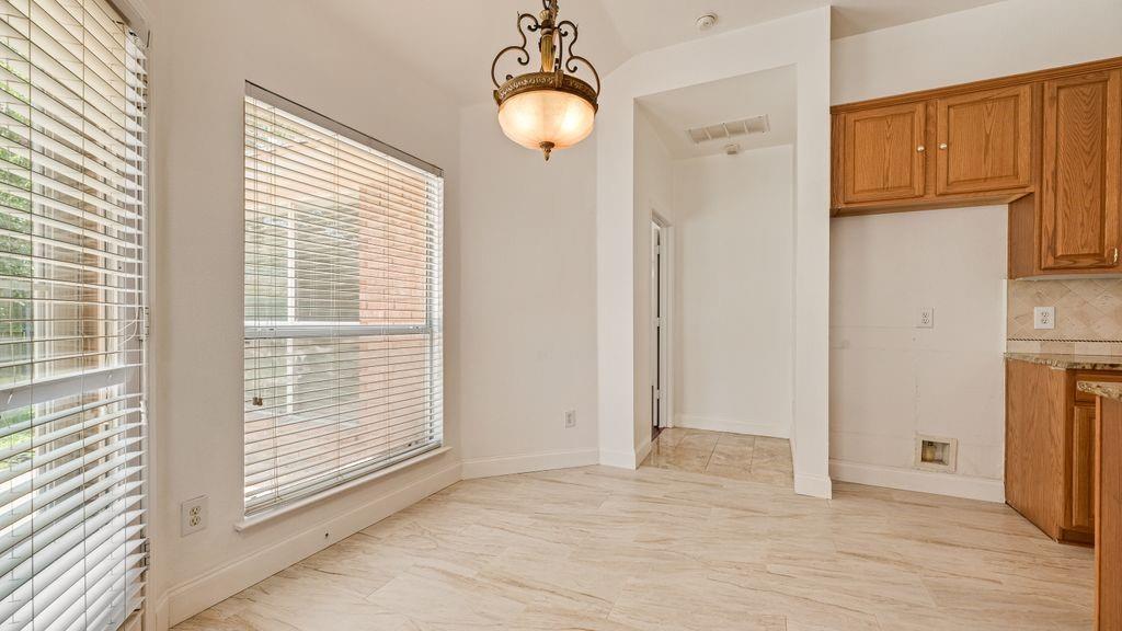 2311 Forest Park Circle Property Photo 8