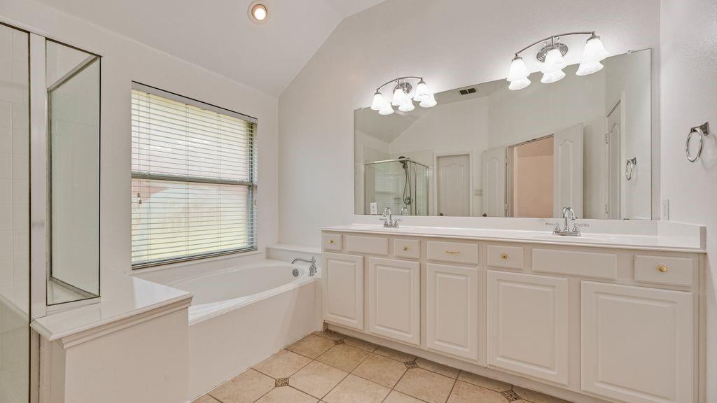 2311 Forest Park Circle Property Photo 17