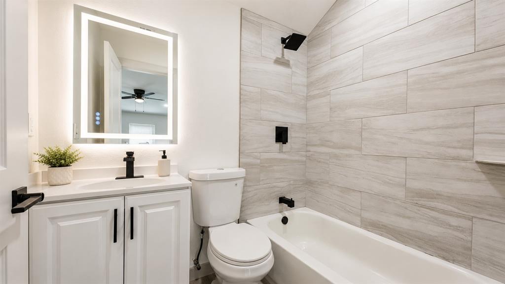 2126 Marfa Avenue Property Photo 8
