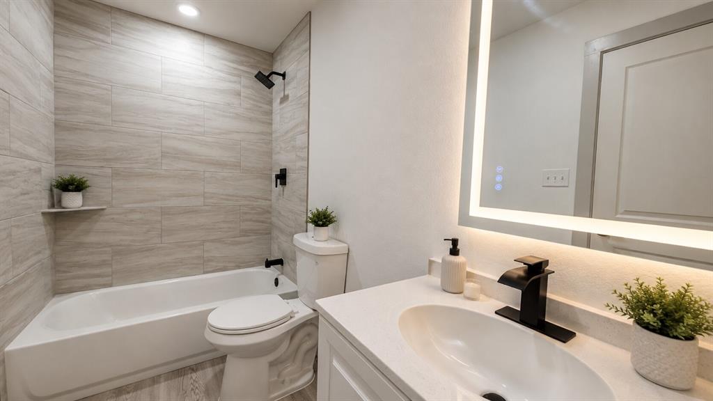2126 Marfa Avenue Property Photo 13