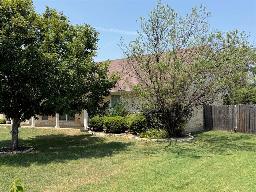313 E River Oaks Road Property Photo 3