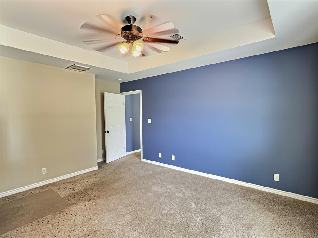313 E River Oaks Road Property Photo 13
