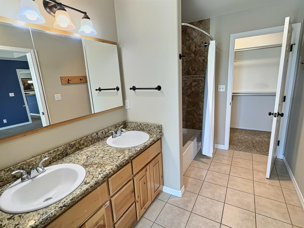 313 E River Oaks Road Property Photo 14