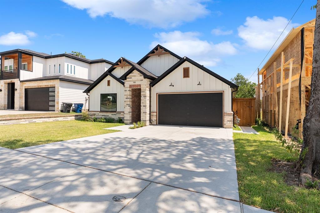 1334 E Kiest Boulevard Property Photo 2
