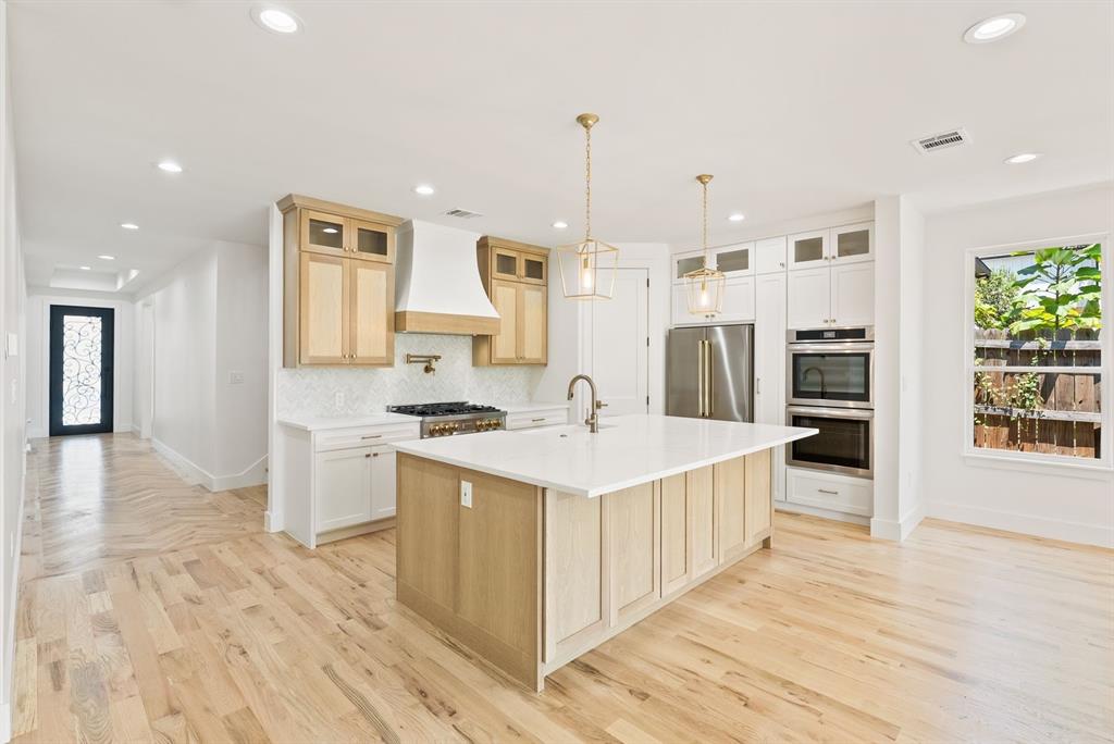 1334 E Kiest Boulevard Property Photo 3