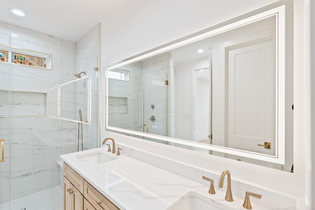 1334 E Kiest Boulevard Property Photo 16