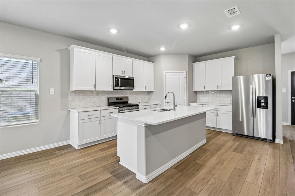 2138 Meadowlands Drive Property Photo 1