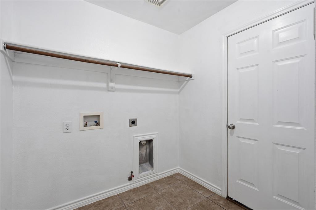 424 High Desert Drive Property Photo 33