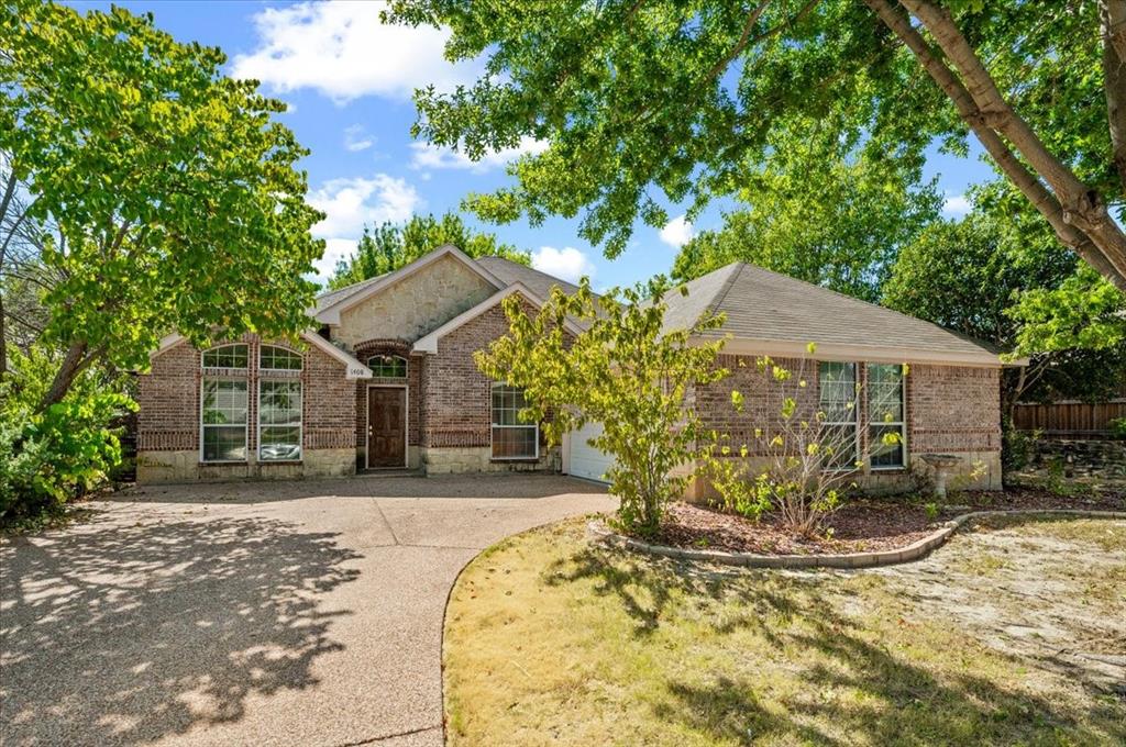 7408 Rolling Hills Drive Property Photo 1