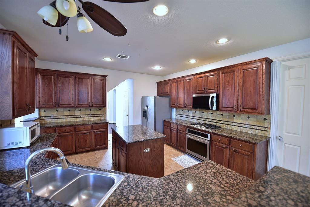 1125 Waterford Way Property Photo 9