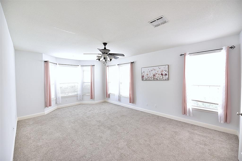 1125 Waterford Way Property Photo 12