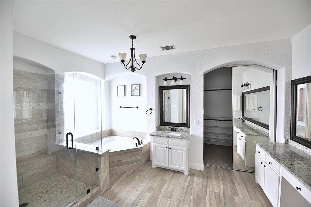 1125 Waterford Way Property Photo 13