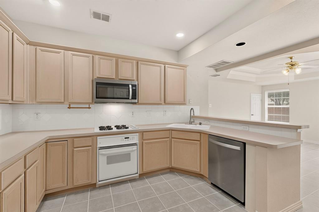 300 Cosbie Drive Property Photo 14