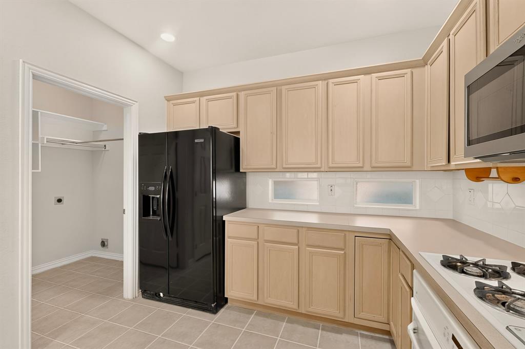 300 Cosbie Drive Property Photo 15