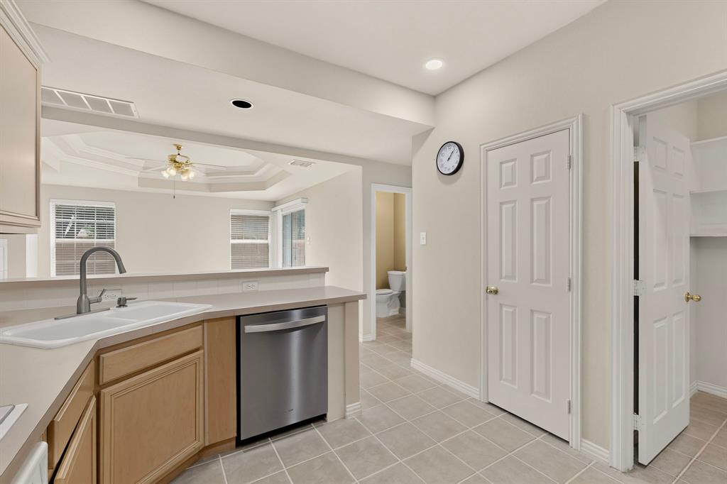 300 Cosbie Drive Property Photo 16