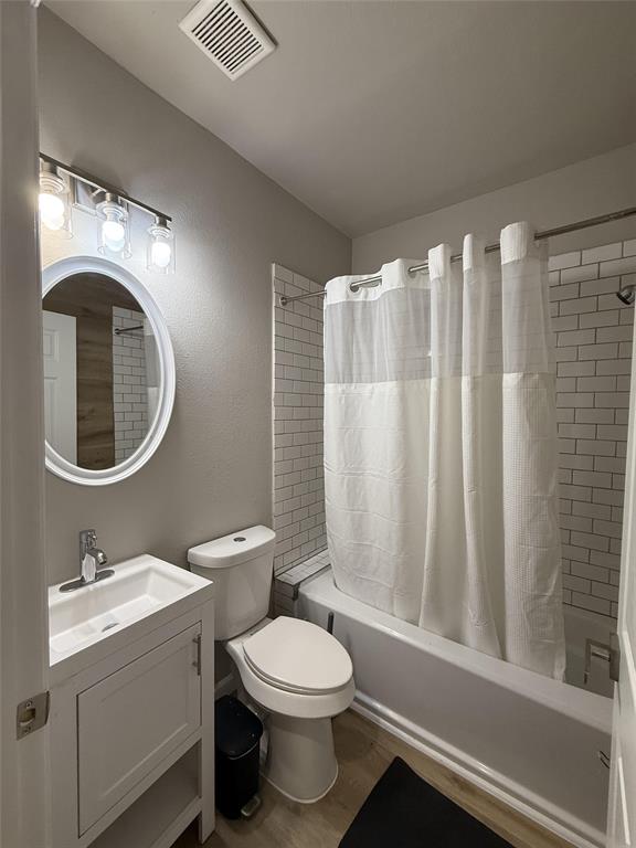 2640 Lawrence Street Property Photo 16