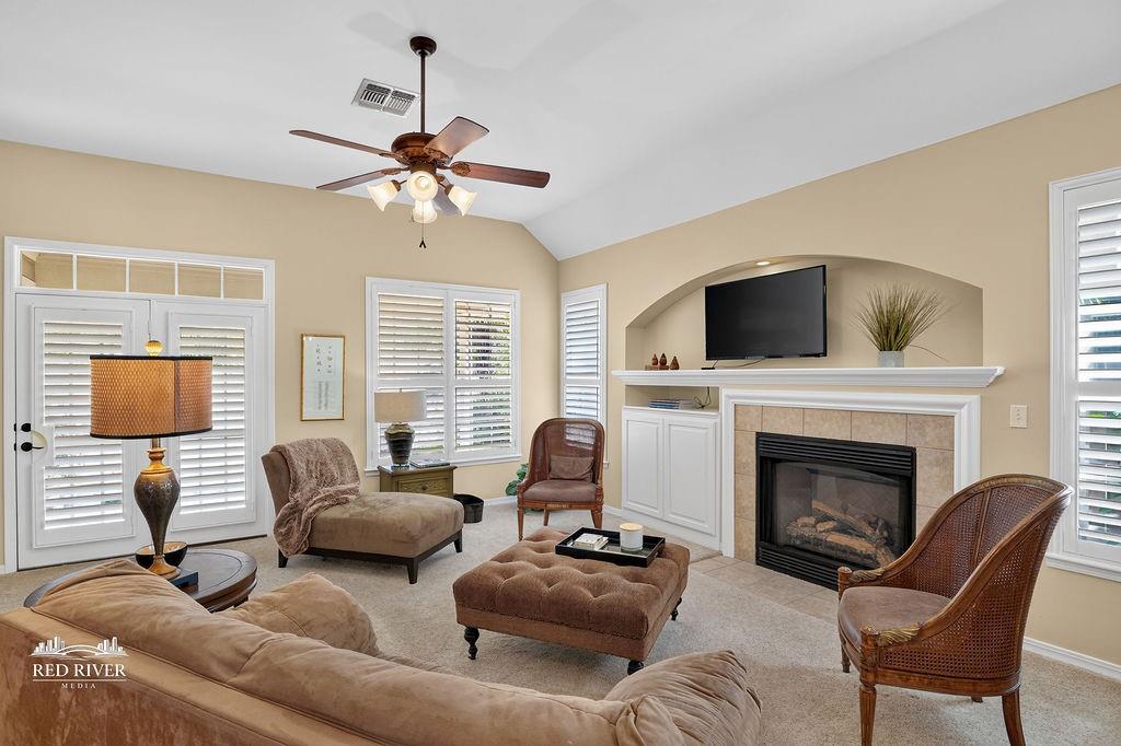 8048 Laurel Hill Drive Property Photo 2