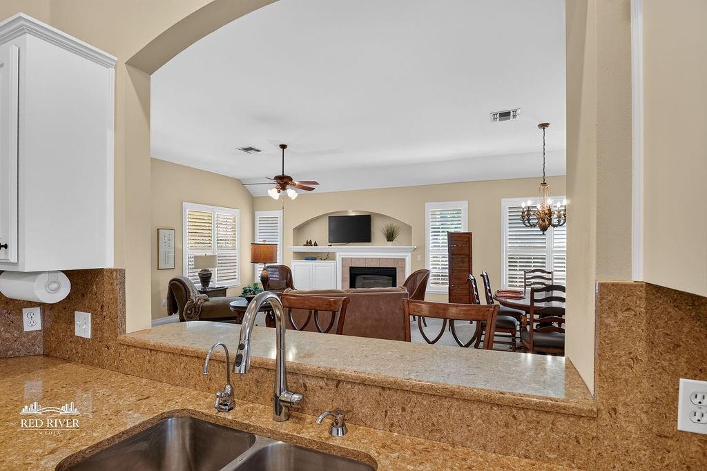 8048 Laurel Hill Drive Property Photo 7