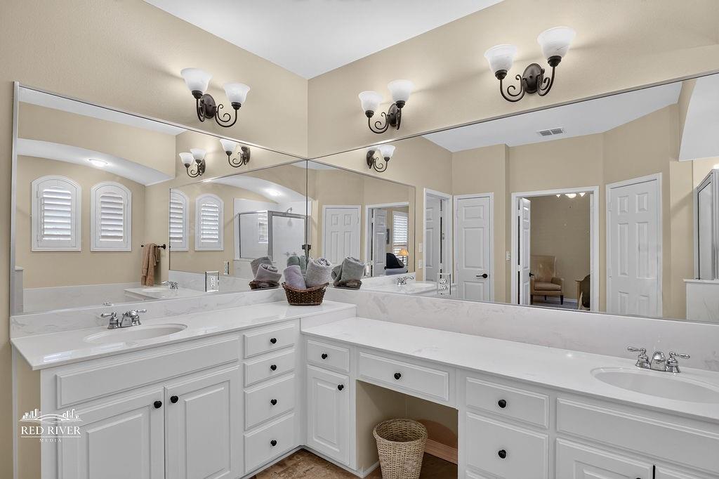 8048 Laurel Hill Drive Property Photo 13