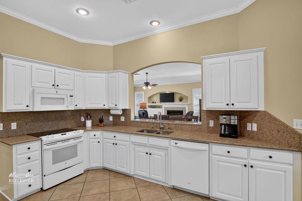 8048 Laurel Hill Drive Property Photo 23