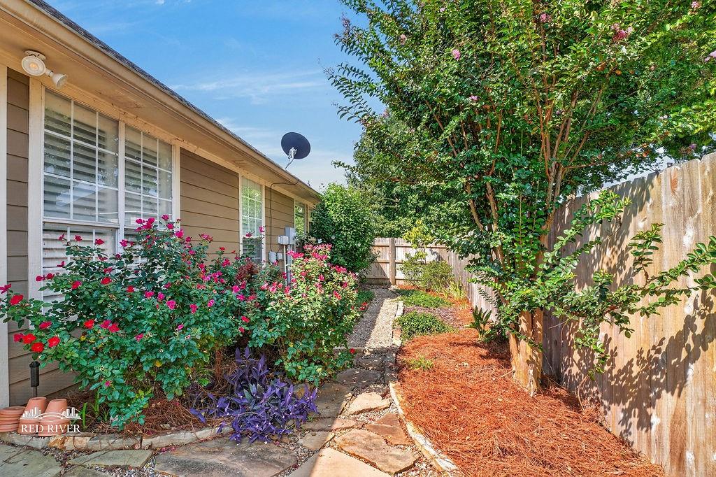 8048 Laurel Hill Drive Property Photo 33