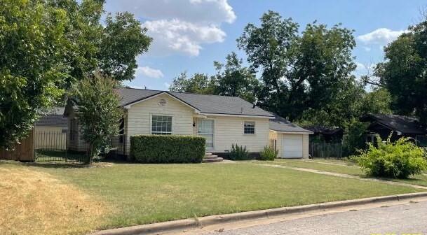 2332 Glencrest Drive Property Photo 1