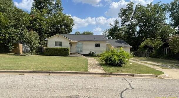 2332 Glencrest Drive Property Photo 2