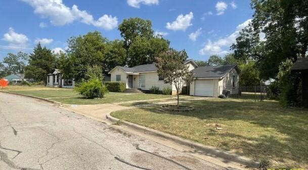2332 Glencrest Drive Property Photo 3
