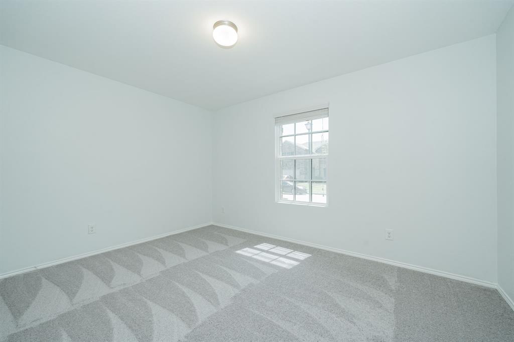 122 Feverbush Drive Property Photo 3