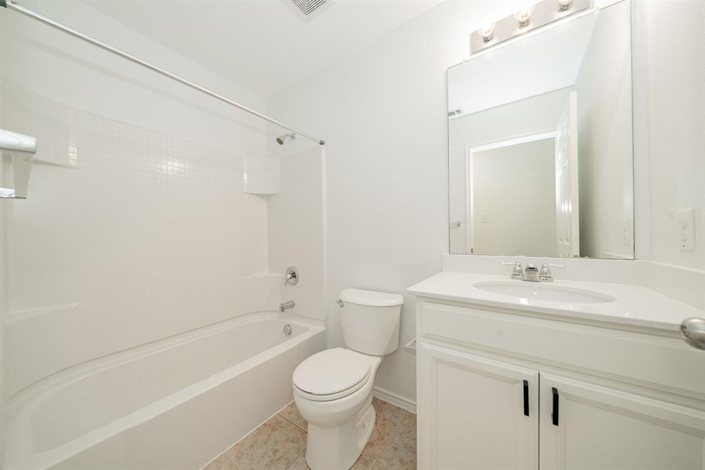122 Feverbush Drive Property Photo 4