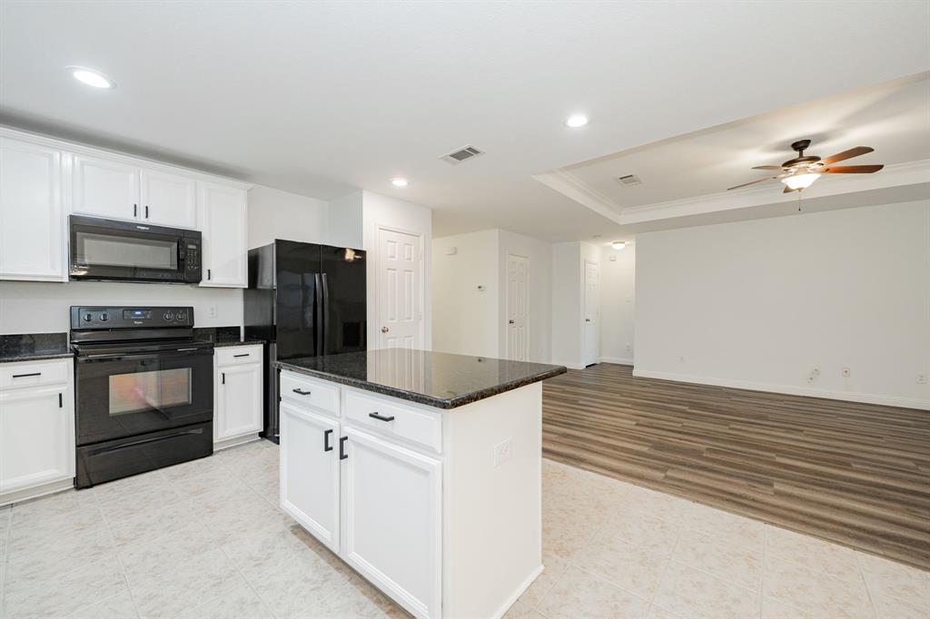 122 Feverbush Drive Property Photo 9
