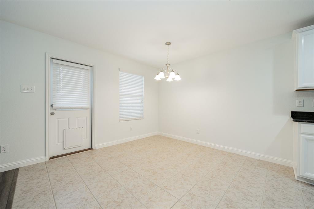 122 Feverbush Drive Property Photo 10