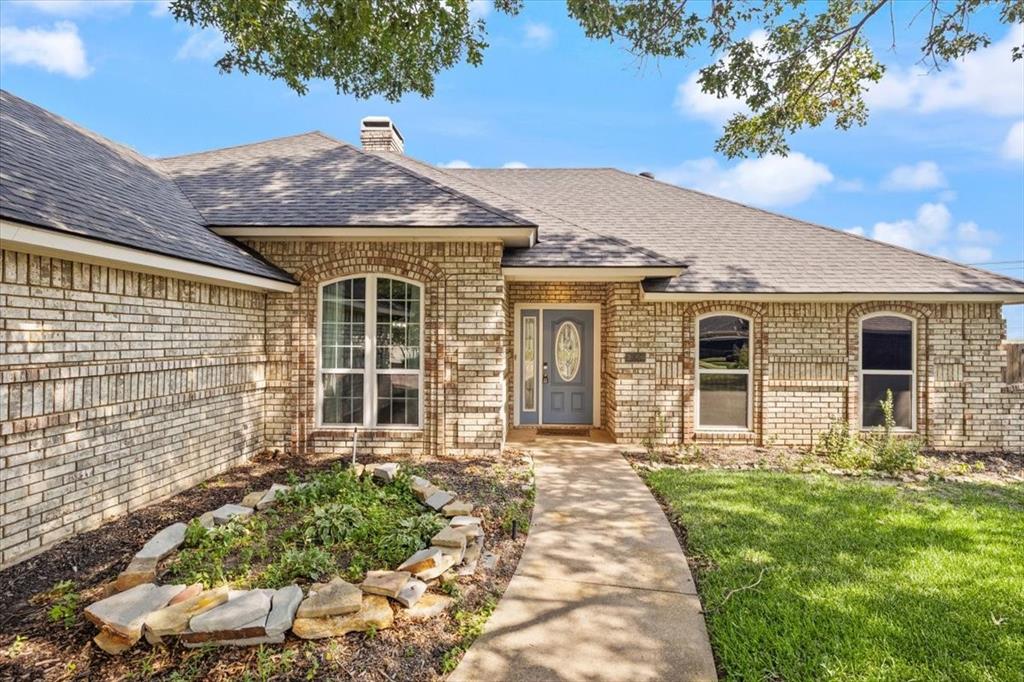10200 Fieldcrest Drive Property Photo 4