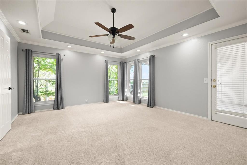 10200 Fieldcrest Drive Property Photo 7