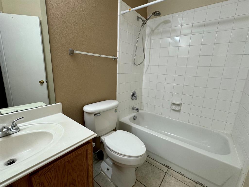 1713 Elm Street Property Photo 9