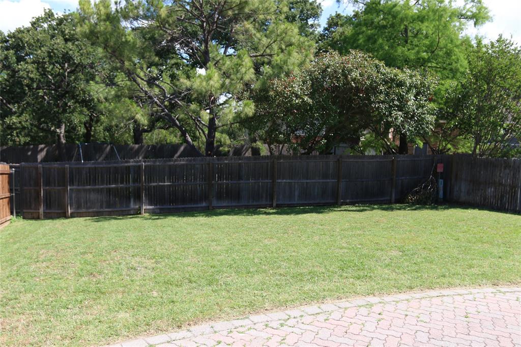 1916 Centenary Drive Property Photo 3