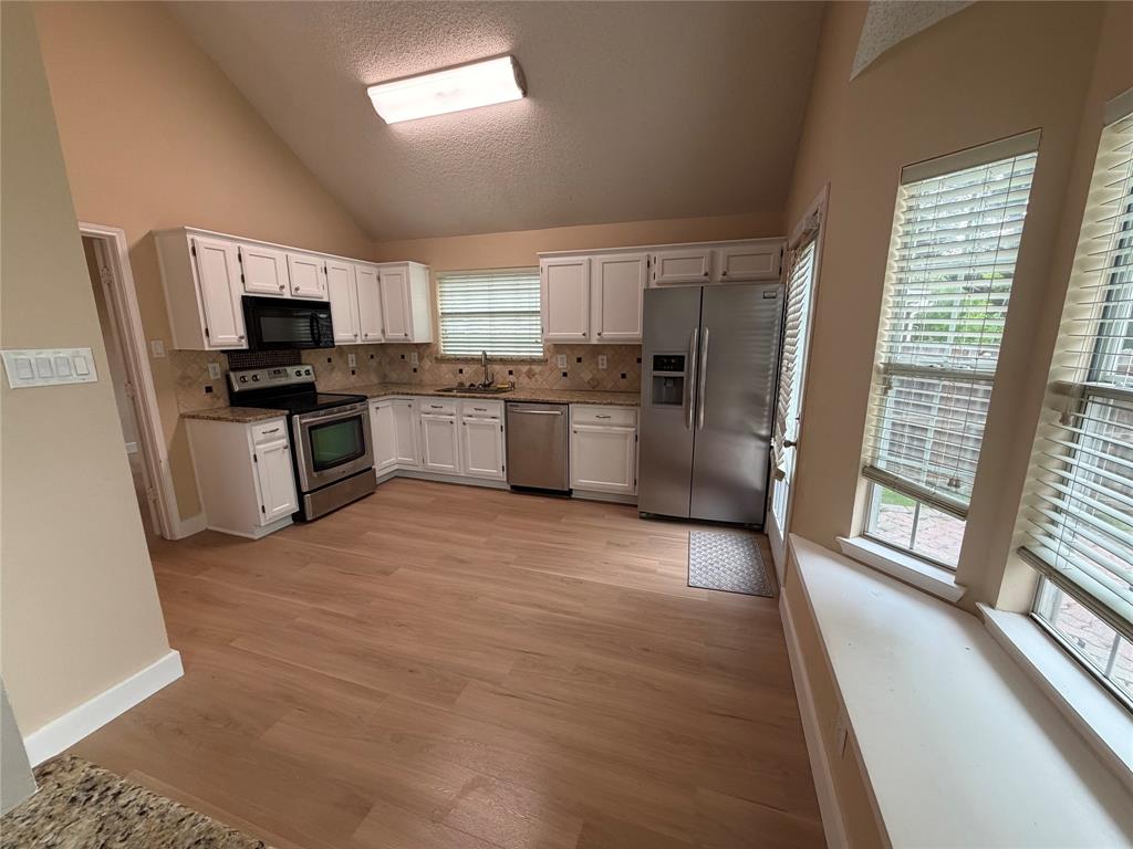 1916 Centenary Drive Property Photo 6